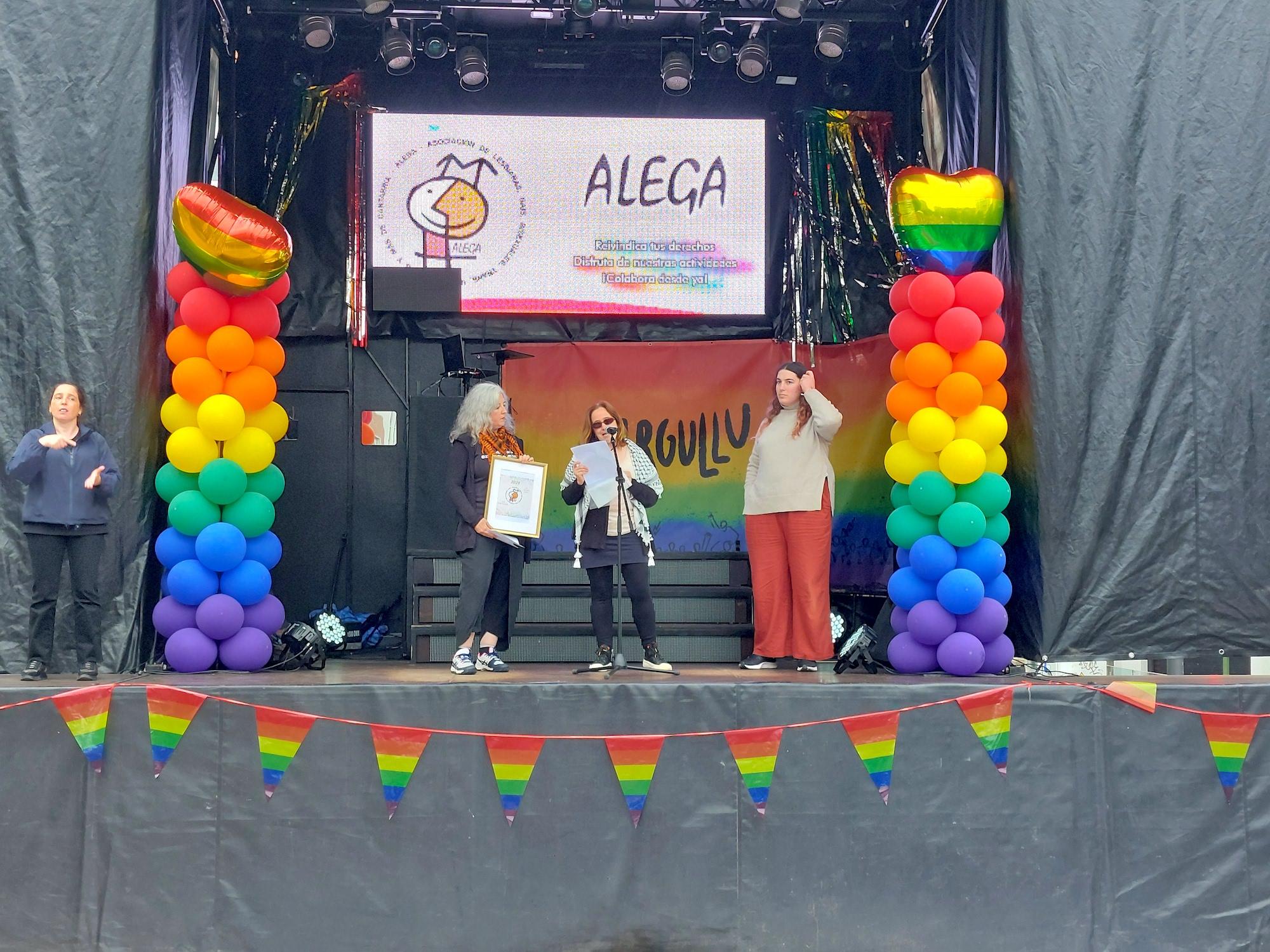 LaVora al recibir el premio Aleguita: “Sin justicia social no hay orgullo”